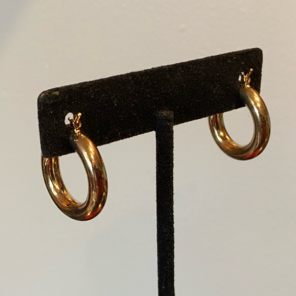 2 pairs Hoop Earrings - Picture 8 of 8